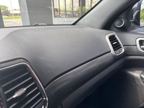 Used 2019 Jeep Grand Cherokee Altitude AWD/4WD image 20