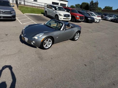 Used 2006 Pontiac Solstice Convertible w/ Premium Package RWD image 42