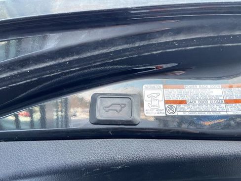 Used 2016 Toyota RAV4 XLE image 9