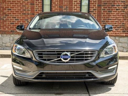 Used 2017 Volvo S60 T5 Inscription Platinum w/ Climate Package FWD image 2
