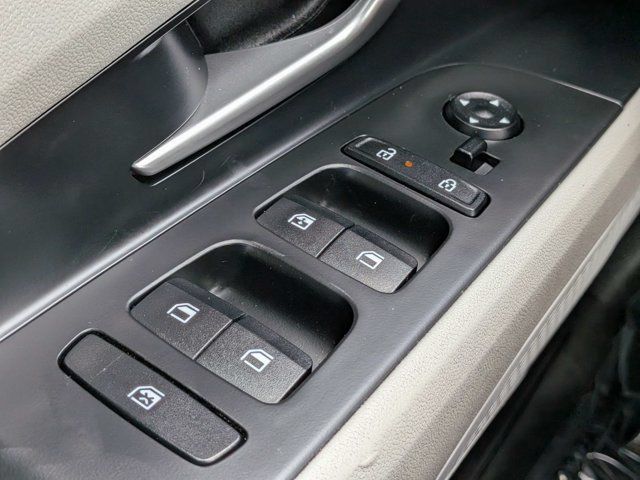 Used 2025 Hyundai Elantra Limited FWD image 24