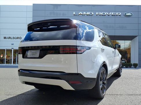 New 2026 Land Rover Discovery Dynamic SE image 2