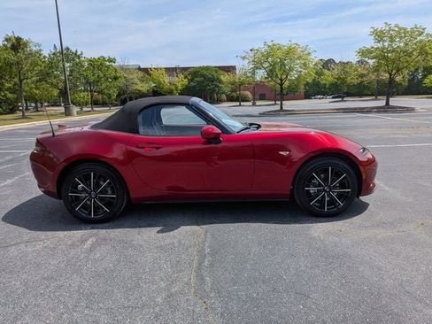 New 2026 MAZDA MX-5 Miata Grand Touring RWD image 2