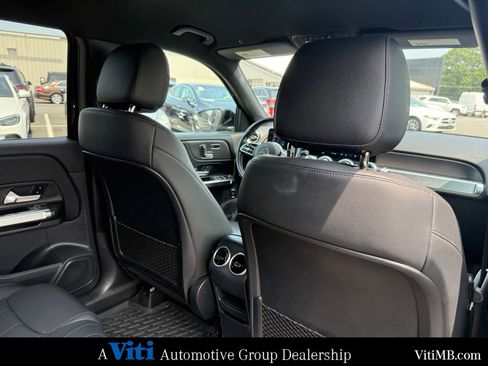 Used 2022 Mercedes-Benz GLB 250 4MATIC image 26