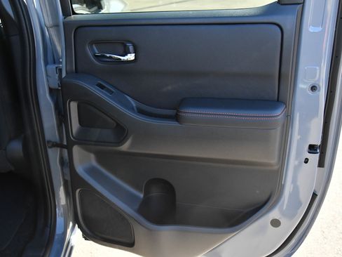 Used 2025 Nissan Frontier Pro-X w/ Pro Convenience Package image 48