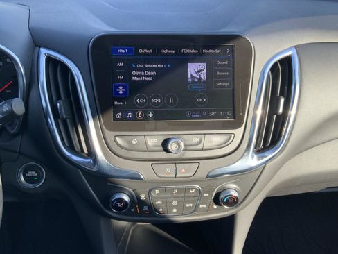 Used 2024 Chevrolet Equinox LT image 37