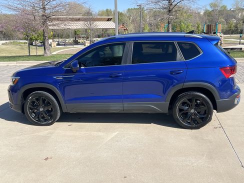 Used 2024 Volkswagen Taos SE image 7