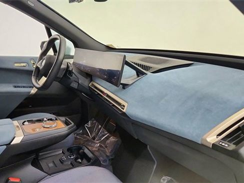 Used 2025 BMW iX xDrive50 image 21