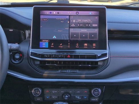 Used 2023 Jeep Compass Trailhawk w/ Trailhawk Elite Group image 17