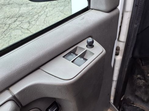 Used 2013 Chevrolet Express 1500 w/ Power Package RWD image 16