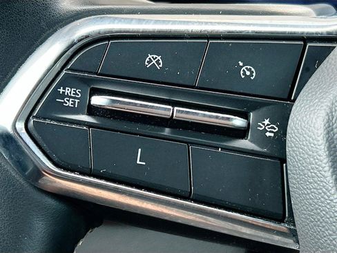 Used 2024 Chevrolet Traverse LT FWD image 38