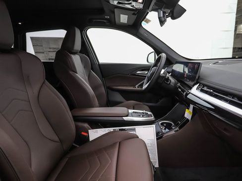 Used 2025 BMW X1 xDrive28i w/ Convenience Package image 27