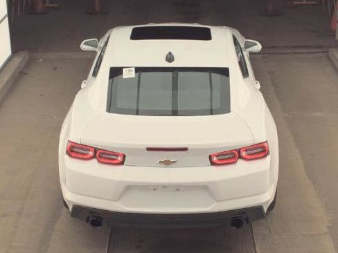 Used 2023 Chevrolet Camaro LT RWD image 9