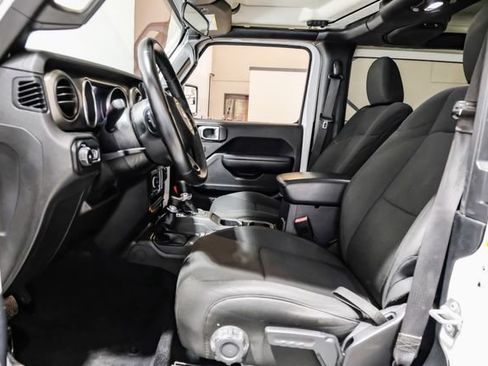 Used 2018 Jeep Wrangler Sport S image 4