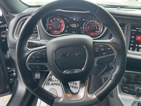 Used 2016 Dodge Challenger SRT Hellcat image 15