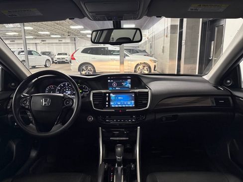 Used 2017 Honda Accord EX-L image 8