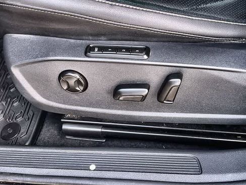 Used 2020 Volkswagen Jetta SEL Premium image 31