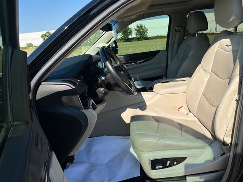 Used 2020 Cadillac Escalade ESV Luxury image 12