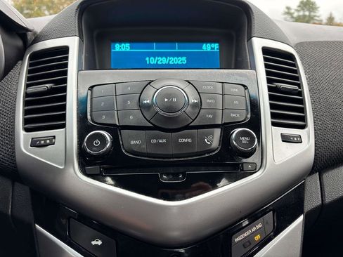 Used 2015 Chevrolet Cruze LT image 20