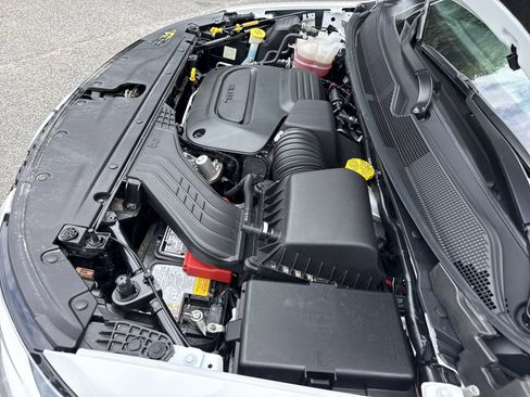 Used 2025 Chrysler Pacifica Select FWD image 37