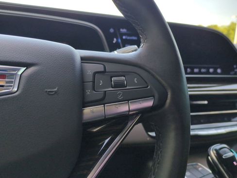 Used 2021 Cadillac Escalade Premium Luxury AWD/4WD image 20