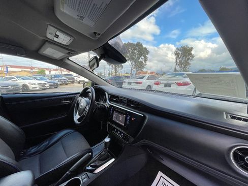 Used 2018 Toyota Corolla SE w/ Carpet Mat Package (TMS) FWD image 12