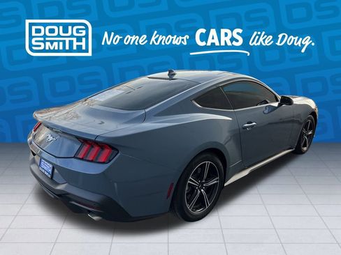 Used 2025 Ford Mustang Coupe image 6