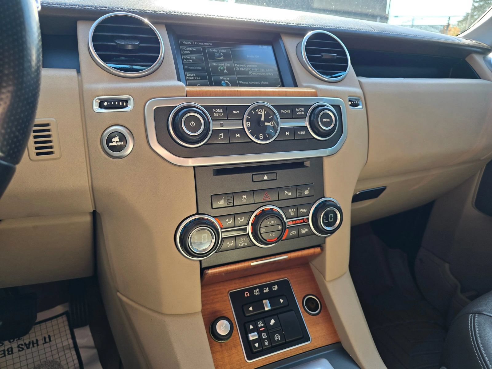 Used 2015 Land Rover LR4 HSE LUX AWD/4WD image 29