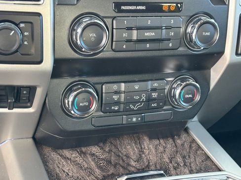 Used 2019 Ford F250 Lariat image 26