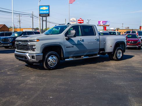 Used 2024 Chevrolet Silverado 3500 LT w/ Safety Package AWD/4WD image 3