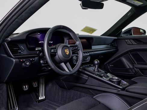 Certified 2026 Porsche 911 GT3 RWD image 4