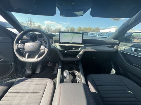 New 2026 Ford Explorer ST-Line w/ ST-Line Street Pack image 23