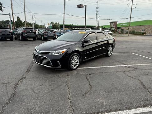 Used 2018 Toyota Avalon Limited w/ Protection Package FWD image 6
