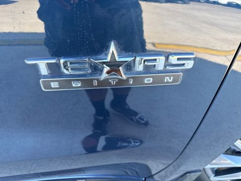 Used 2020 Chevrolet Silverado 1500 LT w/ Texas Edition AWD/4WD image 16