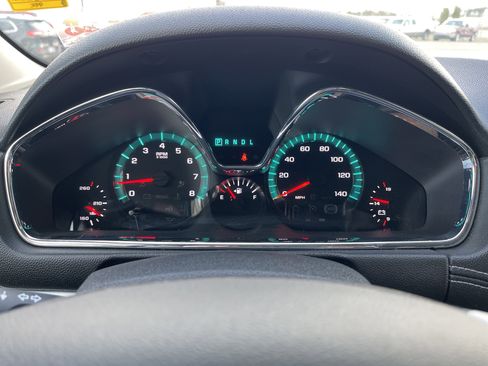 Used 2017 Chevrolet Traverse LT image 16