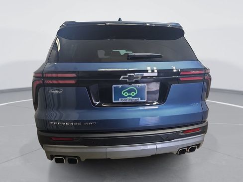 Used 2025 Chevrolet Traverse LT w/ Driver Confidence Package AWD/4WD image 5