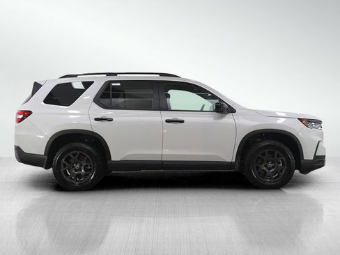 Used 2024 Honda Pilot TrailSport image 6