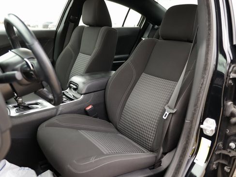 Used 2021 Dodge Charger SXT w/ Driver Convenience Group image 23