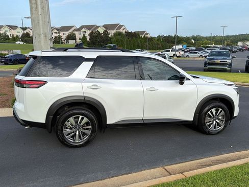 New 2026 Nissan Pathfinder SL FWD image 7