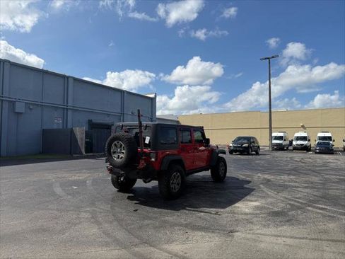 Used 2017 Jeep Wrangler Unlimited Rubicon w/ Connectivity Group image 5