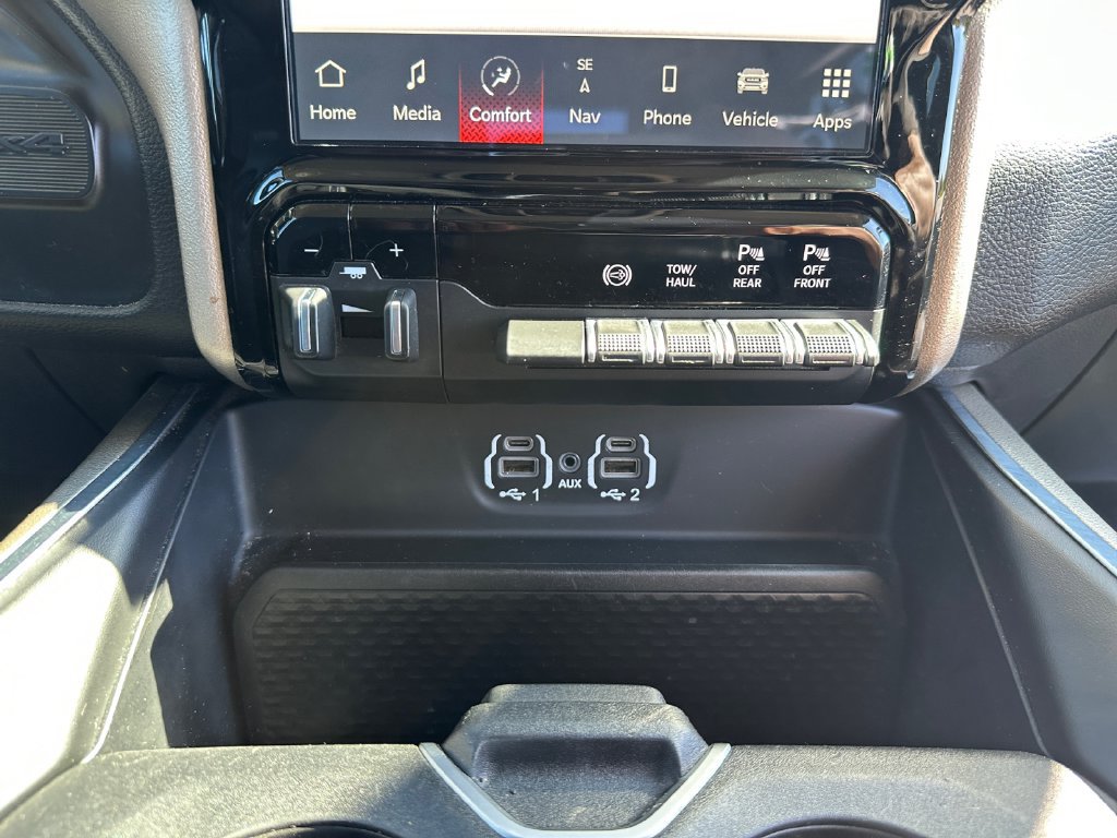 Used 2024 RAM 3500 Laramie AWD/4WD image 19