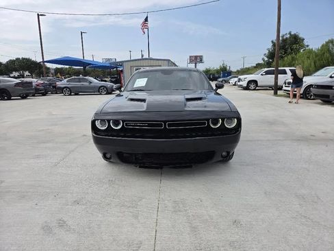 Used 2018 Dodge Challenger SXT Plus RWD image 2