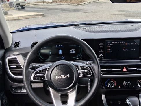 Used 2024 Kia Seltos LX AWD/4WD image 14