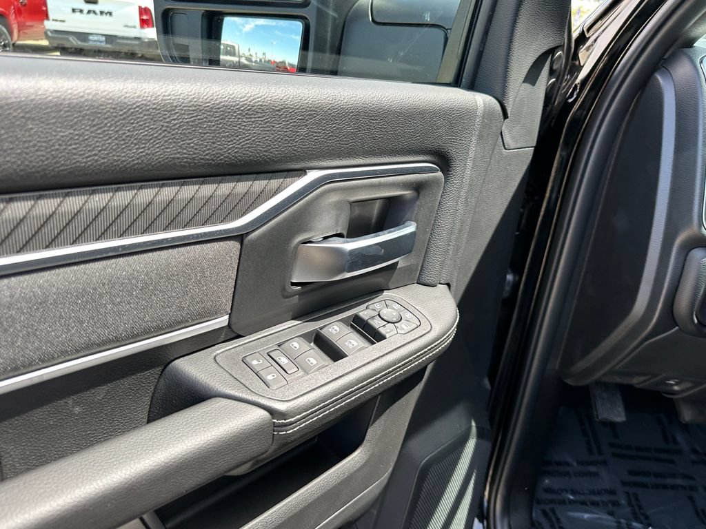 New 2026 RAM 3500 Big Horn AWD/4WD image 19