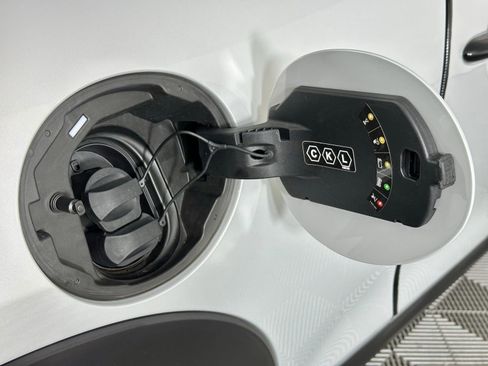 Used 2023 MINI Cooper SE FWD image 35