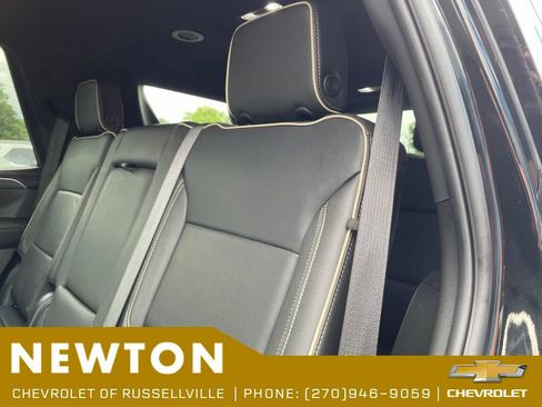 Used 2024 GMC Yukon SLT RWD image 36