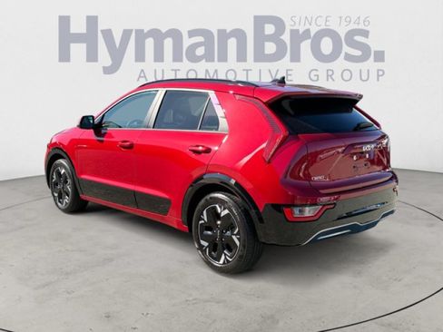 Used 2023 Kia Niro Wind w/ Wind Preserve Package FWD image 5