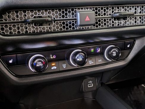 Used 2025 Honda HR-V Sport image 17