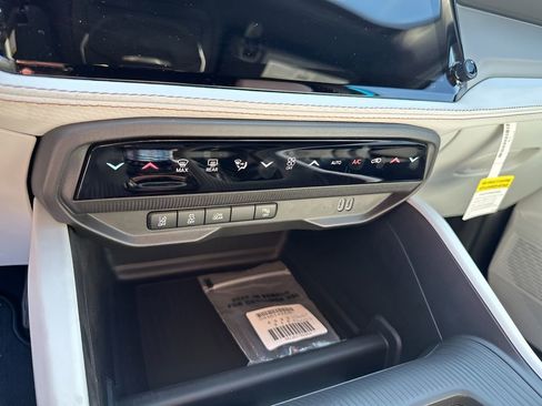 New 2026 Jeep Cherokee Limited AWD/4WD image 39