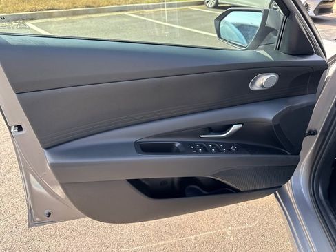 New 2026 Hyundai Elantra SE image 10